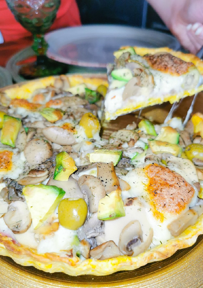 Una foto de Tarta de champiñones y aguacate/palta 🥑