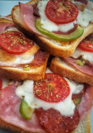 O poză a rețetei Sandwich cald la cuptor.