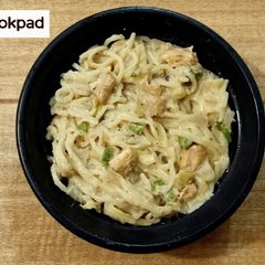 A picture of White Sauce Chicken Spegatti.