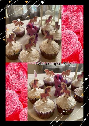 Una foto de Muffins Unicornios