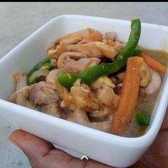 A picture of Shredded chicken sauce.