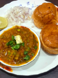 पाव भाजी (Pav bhaji recipe in Hindi) रेसिपी मुख्य फोटो