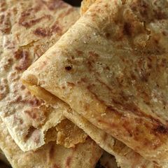 Puran poli A picture of Puran poli.