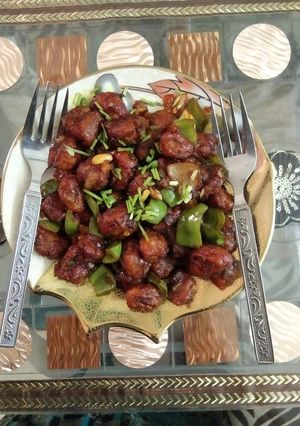 A picture of Soya chunks Manchurian.