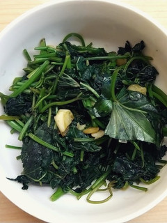 蒜炒地瓜葉 的食譜成品照片