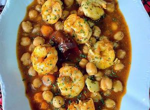 Foto principal de Garbanzos y langostinos con reducción de las cabezas