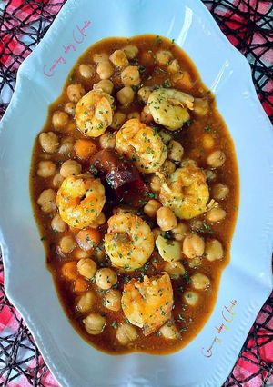 Foto principal de Garbanzos y langostinos con reducción de las cabezas