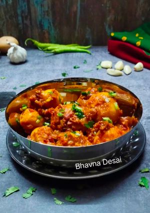 લસણિયા બટેટા.(Lasanya Batata Recipe in Gujarati) રેસીપી મુખ્ય ફોટો