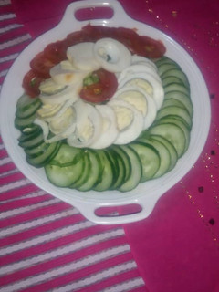 A picture of Salad and veg.