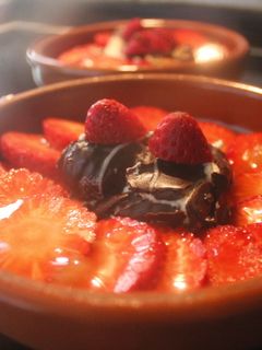 Una foto de Bombones de plátano con fresas