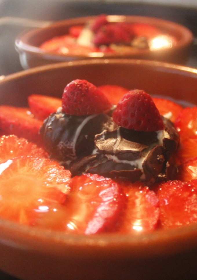 Una foto de Bombones de plátano con fresas