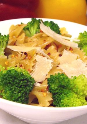 花椰菜蒜香辣椒鯷魚蝴蝶麵 的食譜成品照片