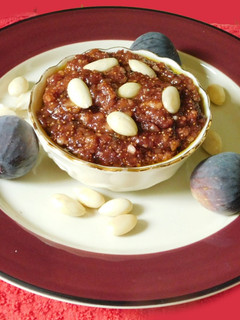 அத்தி பழ பாதாம் ஹல்வா (fig almond halwa recipe in tamil) செய்முறை முக்கிய புகைப்படம்