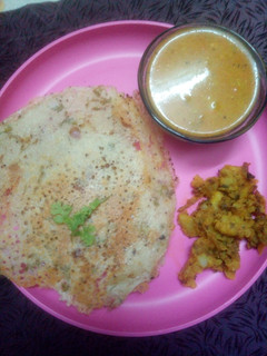 रवा डोसा (rava dosa recipe in Hindi) रेसिपी मुख्य फोटो