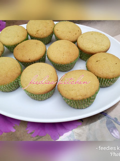 A picture of Vanilla cup cakes.