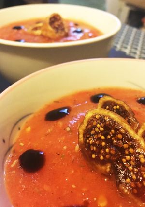 Une photo de Soupe de tomates aux figues