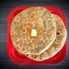 A picture of Matar paratha.