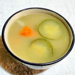 A picture of Vegetable Broth..