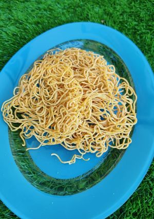 લસણ વાળી સેવ (Lasan Vali Sev Recipe In Gujarati) રેસીપી મુખ્ય ફોટો