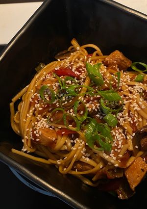 Φωτογραφία της συνταγής Noodles με λαχανικά και κοτόπουλο 🍜