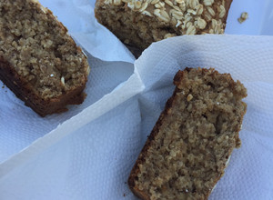 Una foto de Budín de banana y avena