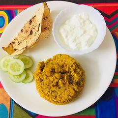 A picture of Kabuli pulao.