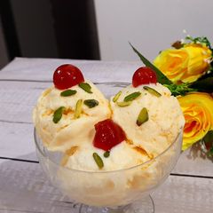 A picture of Eggless Custard Ice Cream.