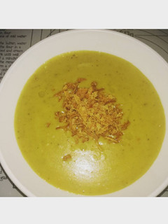 A picture of Smokey vegan pea and potato soup.