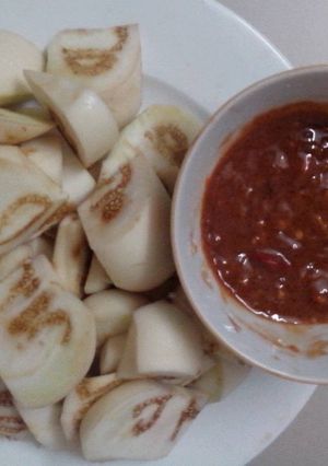 Hình của món Cà trắng chấm mắm ruốc.