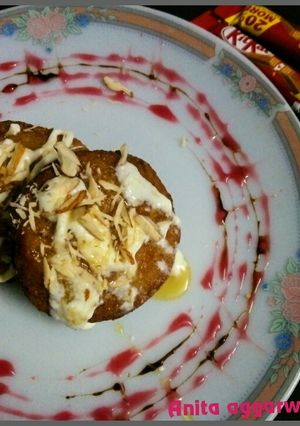 A picture of Shahi stuffed pancake hot dessert.