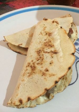 Una foto de Quesadilla de carne asada (tortilla de Maseca recién hecha)