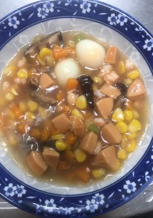 Hình của món Súp bắp tôm đường đen.
