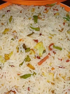 मिक्स वेजिटेबल एंड फ्राइड राइस (Mix vegetable and fried rice recipe in Hindi) रेसिपी मुख्य फोटो