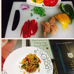 A picture of Restaurant style chicken noodles.