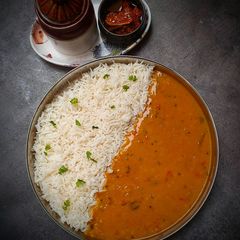 A picture of Arhar dal aur chawal.