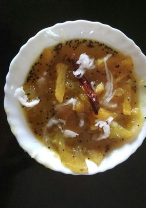 A picture of Raw tomato pineapple coconut chutney.