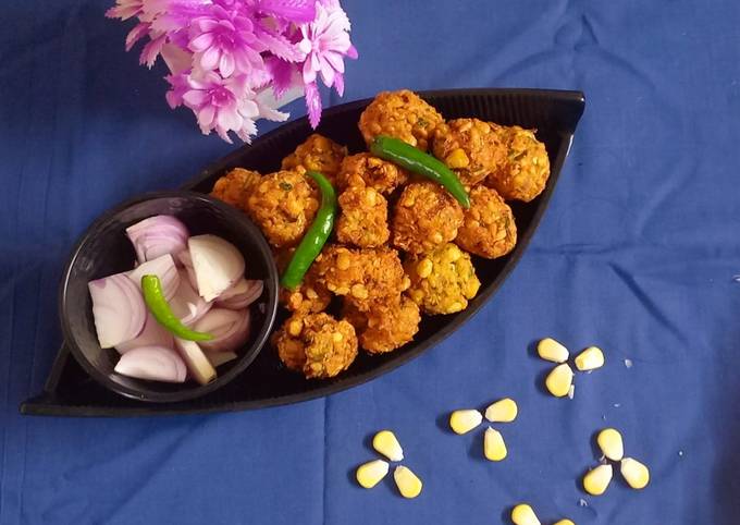 Onions sweet corn pakoda (bhajiya) Recipe by Sneha Patel - Cookpad