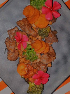 Una foto de 🇯🇵Teriyaki de res🇯🇵