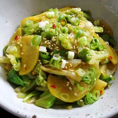 A picture of Takuan & Cabbage Ponzu Salad.