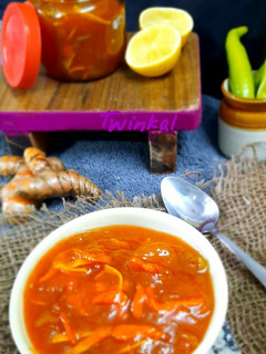 લીલી હળદર લીંબુ નું અથાણું(Raw Turmeric Lemon Pickle Recipe In Gujarati) રેસીપી મુખ્ય ફોટો