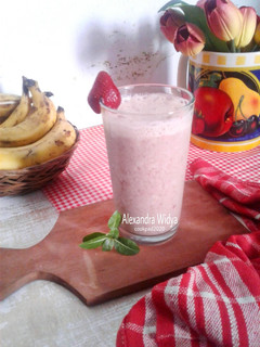 Foto resep Smoothie Pisang & Strawberry