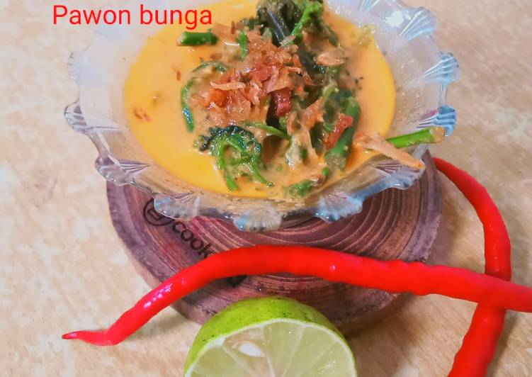 Gulai daun pakis ala pawon bunga