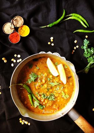 A picture of Punjabi Chana Dal.