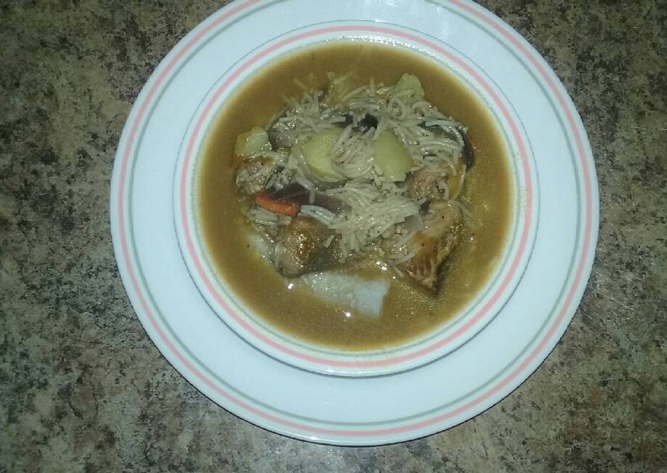 Tiburón en caldo de verduras🐟🍅🍋🍄🌽🍲😍😍😙😙😋😋
