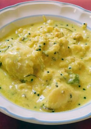 A picture of Taro with buttermilk gravy aka taro morekuzhambu.