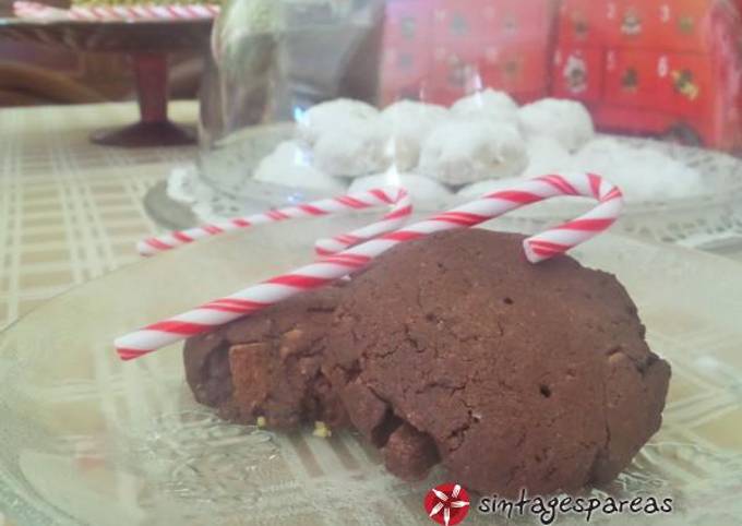 κύρια φωτογραφία συνταγής Σοκολατένια cookies με σταγόνες σοκολάτας