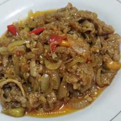 A picture of Hot Spicy Beef Yakiniku.