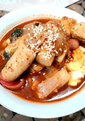 Foto resep Tteokbokki (떡볶이) - Korean Spicy Rice Cake Original Recipe