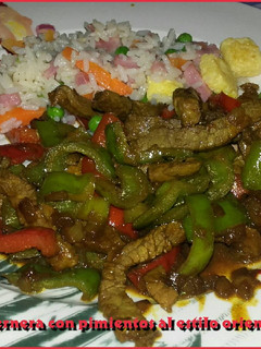 Una foto de Ternera con pimientos al estilo oriental