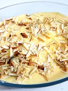 A picture of Shahi tukrey.